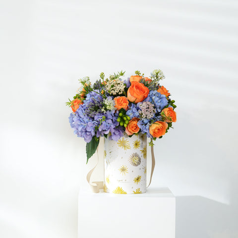 Enchanting Moon and Bloom Fresh Flower in Blooming Box | agnès b. FLEURISTE