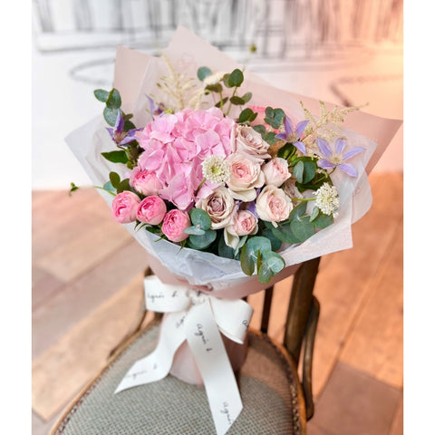 agnes b Fleuriste Fresh flower bouquet Dominique Hydrangea and rose