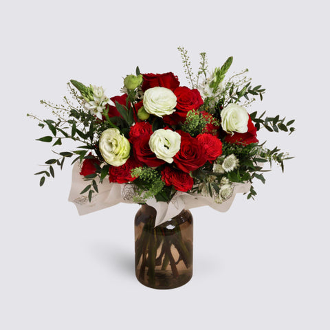 Adrianna Fresh Flower Arrangement With Glass Vase | agnès b. FLEURISTE
