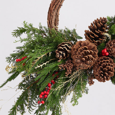 Aliénor  Fresh Hand-Crafted Christmas Wreath - agnes b. Fleuriste