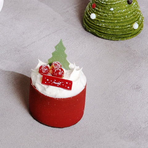 Let it snow hazelnut chocolate mini cake | agnès b. CAFÉ