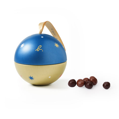 Christmas ornament with crispy cereal chocolate (50g) | agnès b. CAFÉ & DELICE