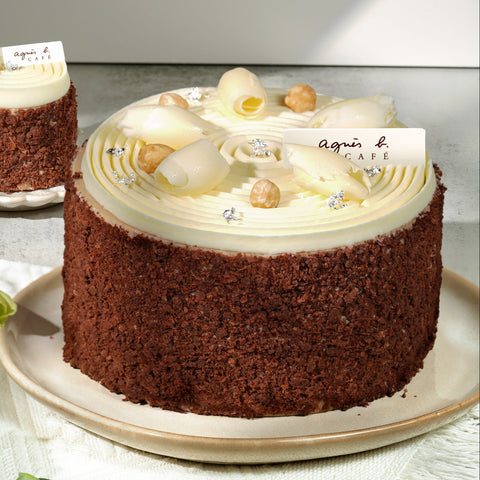 Chloe Hazelnut praline mousse cake | agnès b. CAFÉ
