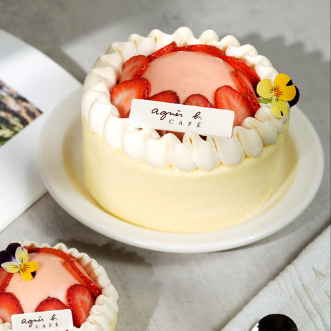 Fleur Strawberry and vanilla crème brûlée cake | agnès b. CAFÉ