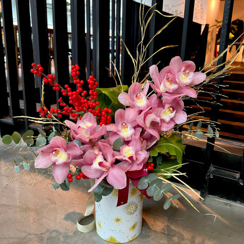 Viviane fresh flower arrangement - agnes b Cafe Fleuriste